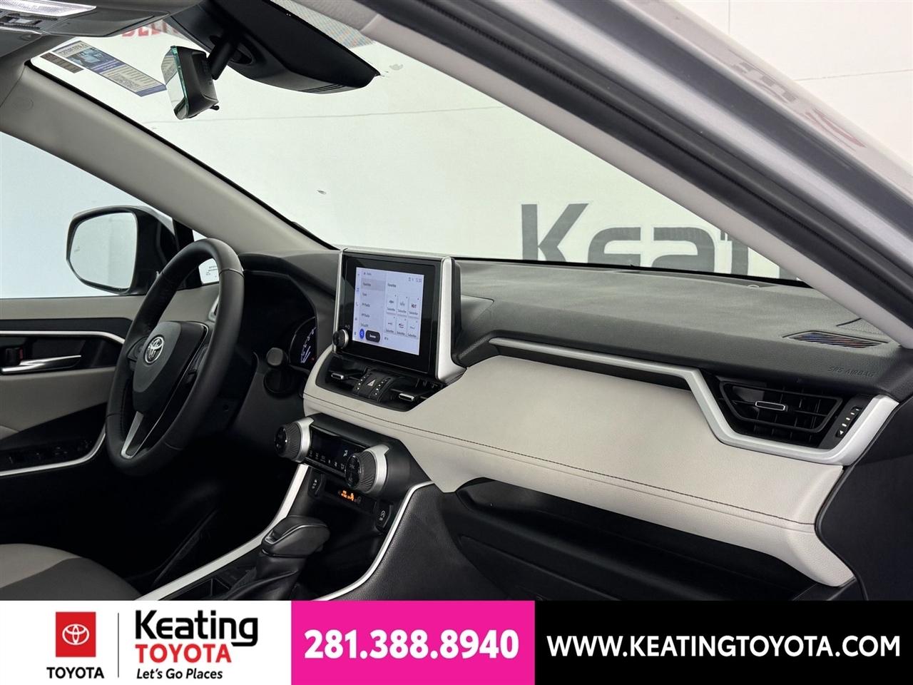 Toyota RAV4 XLE Premium 2024