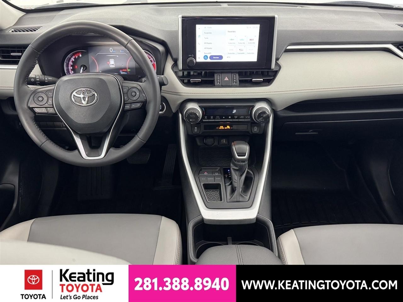 Toyota RAV4 XLE Premium 2024