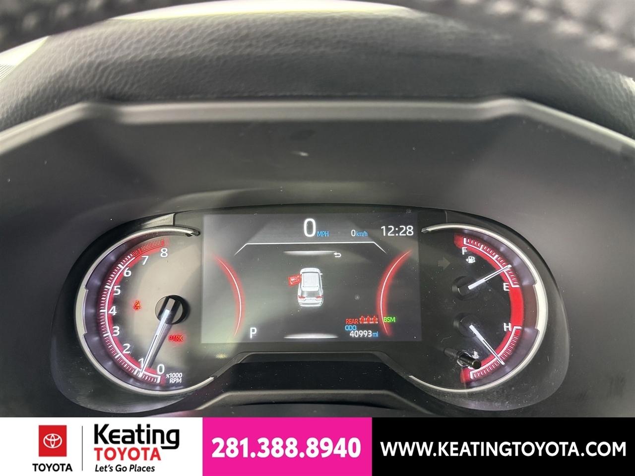 Toyota RAV4 XLE Premium 2024