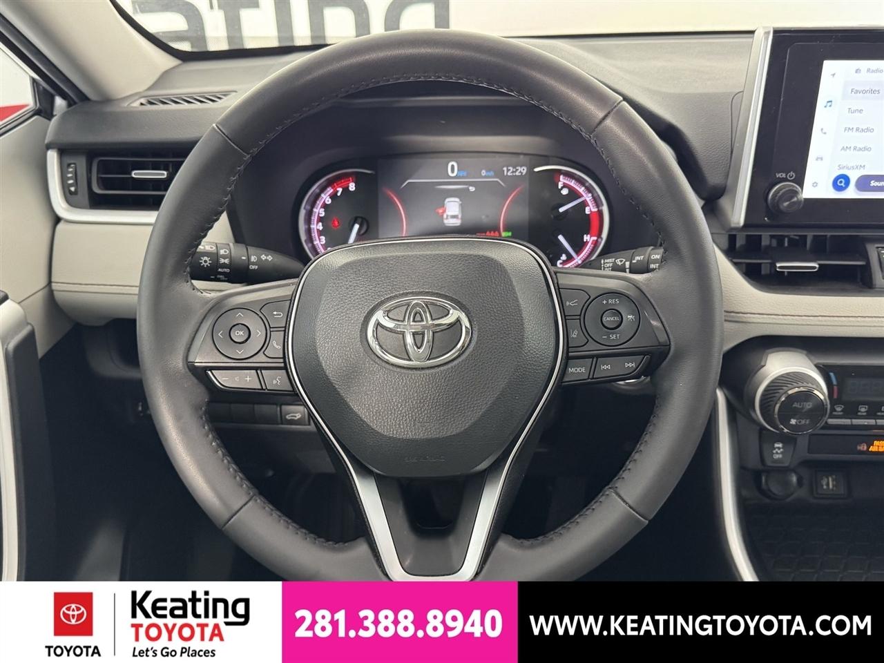 Toyota RAV4 XLE Premium 2024