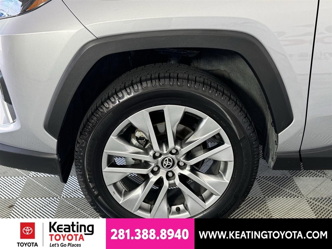Toyota RAV4 XLE Premium 2024