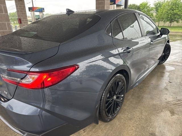 Toyota Camry Hybrid XLE 2026