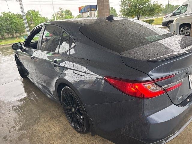Toyota Camry Hybrid XLE 2026