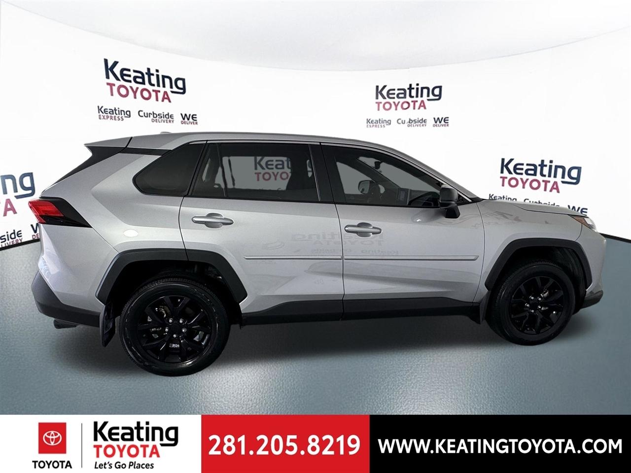 Toyota RAV4 LE 2025