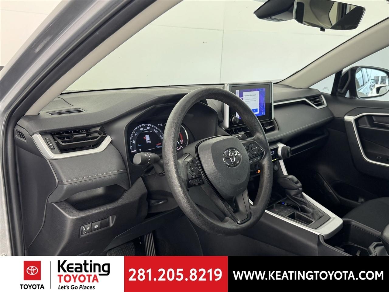 Toyota RAV4 LE 2025