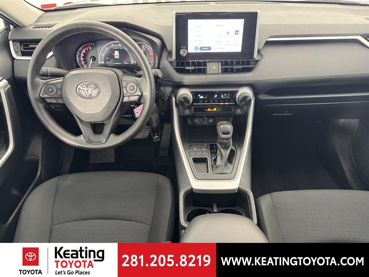 Toyota RAV4 LE 2025