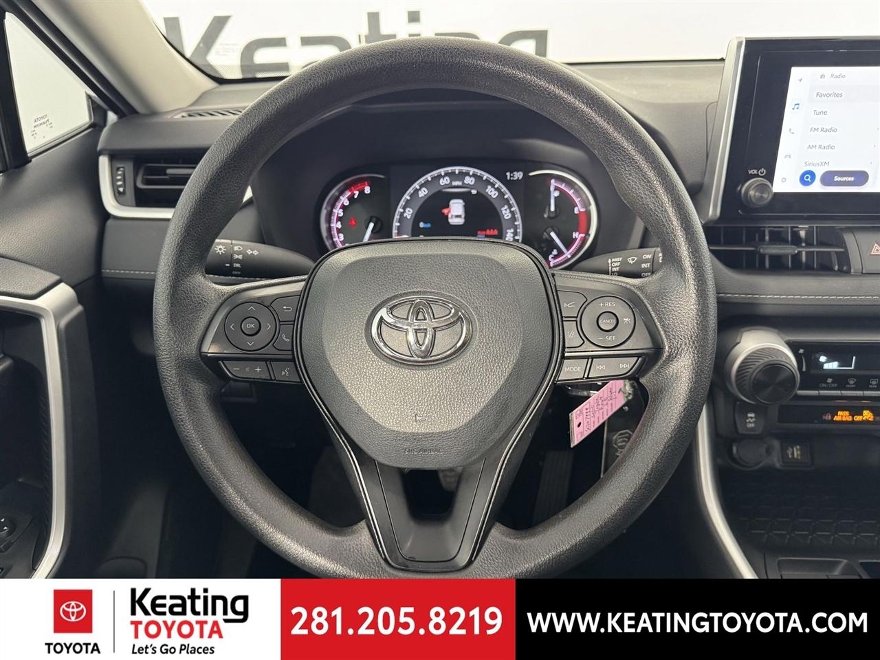 Toyota RAV4 LE 2025