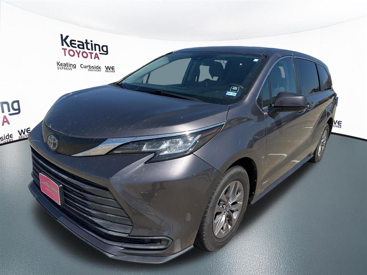 Toyota Sienna LE 8-Passenger 2021
