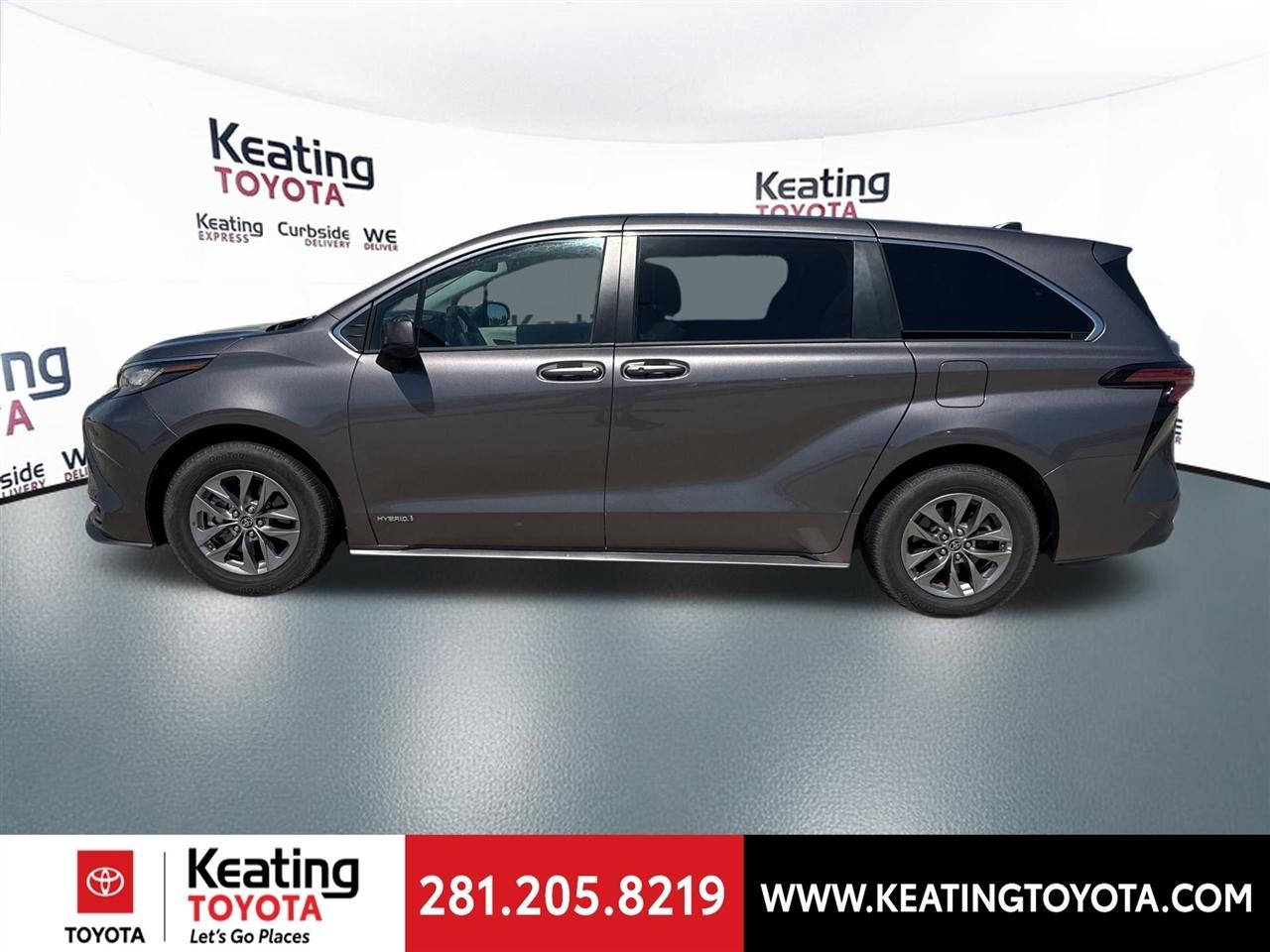 Toyota Sienna LE 8-Passenger 2021