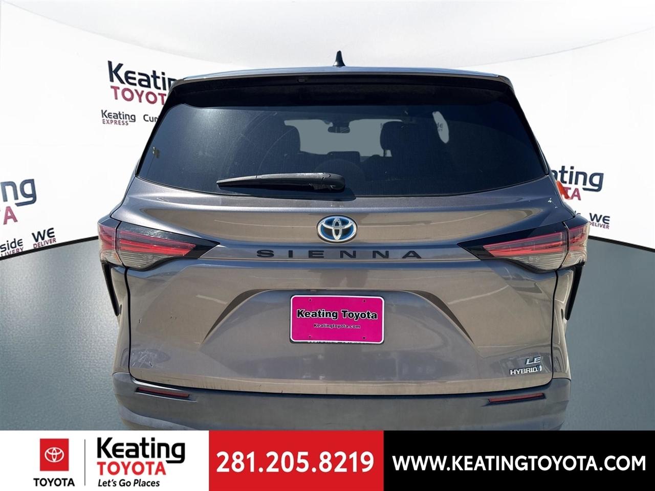 Toyota Sienna LE 8-Passenger 2021