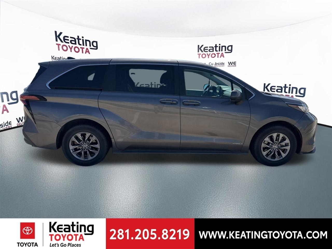 Toyota Sienna LE 8-Passenger 2021
