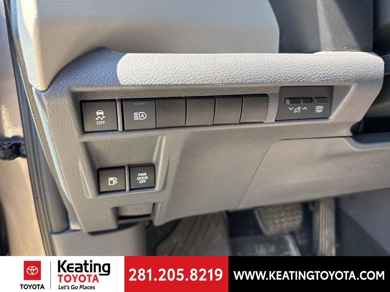 Toyota Sienna LE 8-Passenger 2021