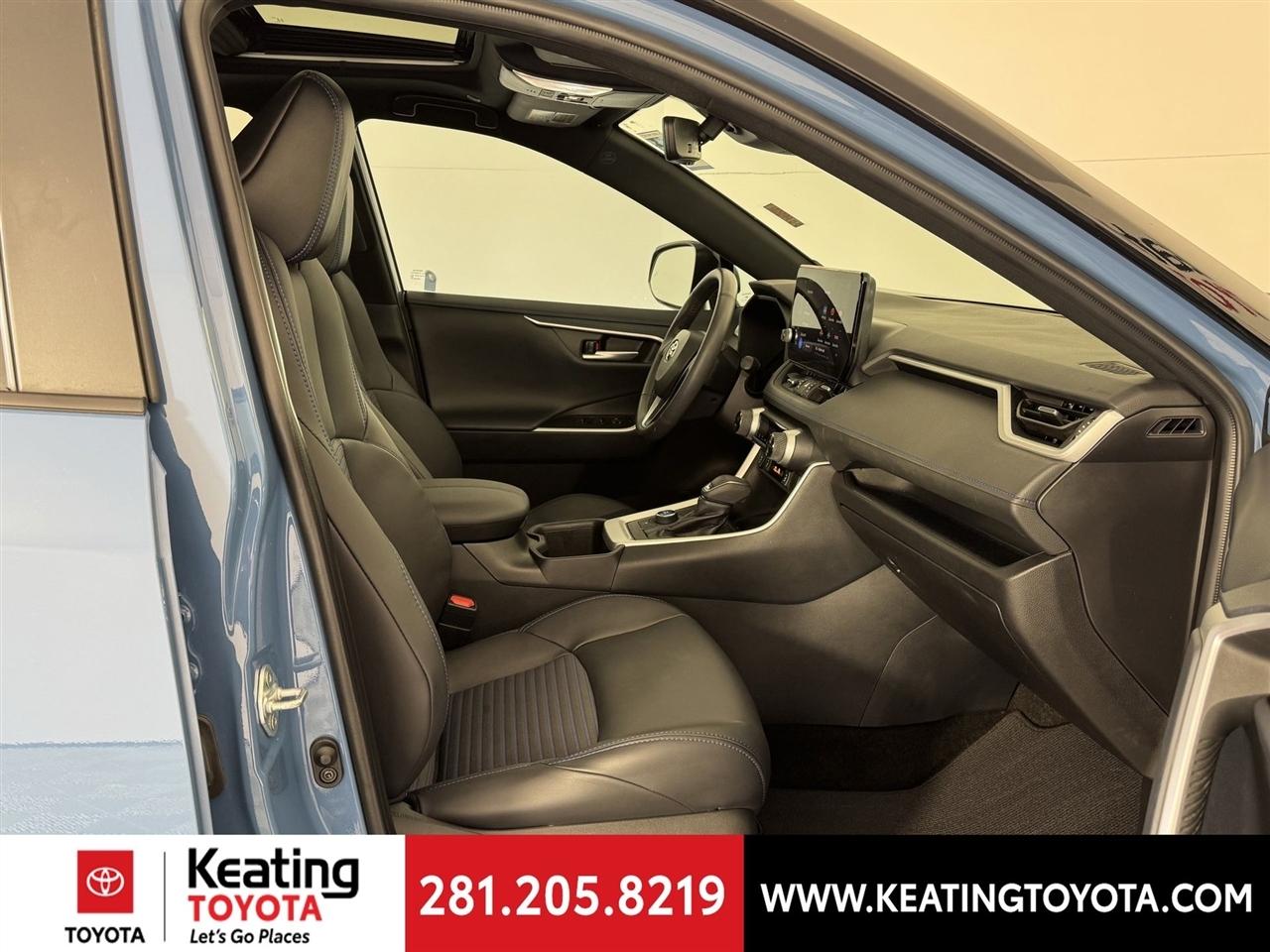 Toyota RAV4 Hybrid XSE 2025