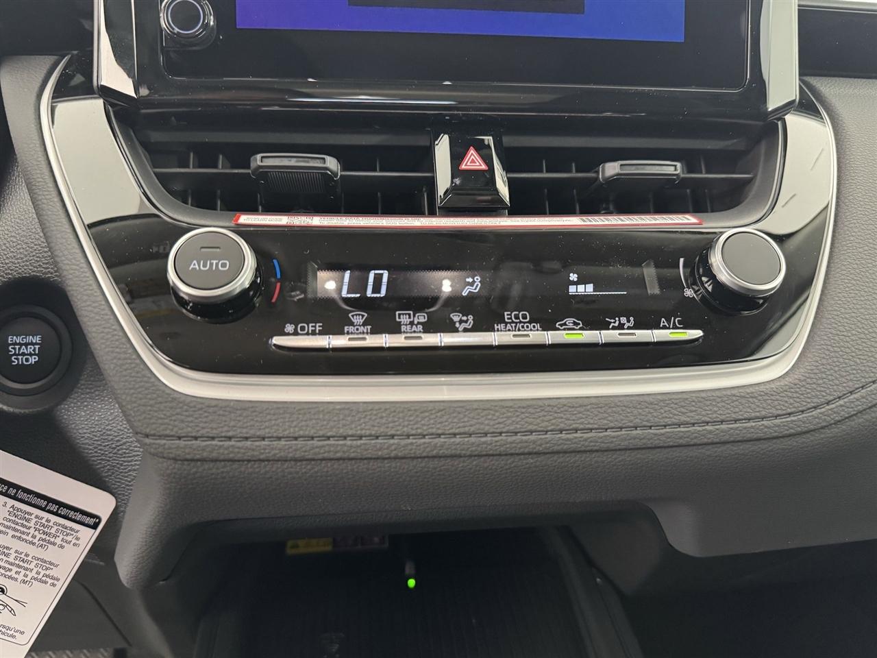 Toyota Corolla Cross LE 2026