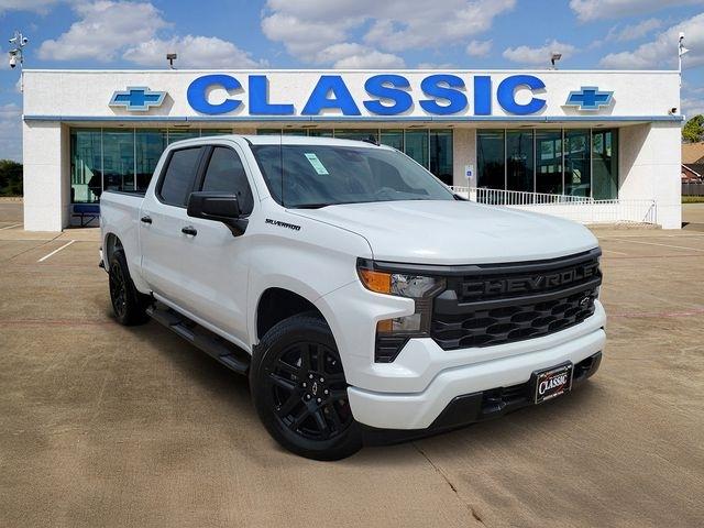 Chevrolet Silverado 1500 Custom Crew Cab 2WD 2024