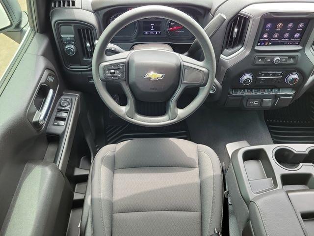 Chevrolet Silverado 1500 Custom Crew Cab 2WD 2024
