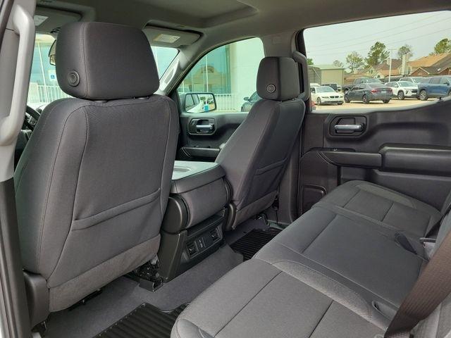 Chevrolet Silverado 1500 Custom Crew Cab 2WD 2024