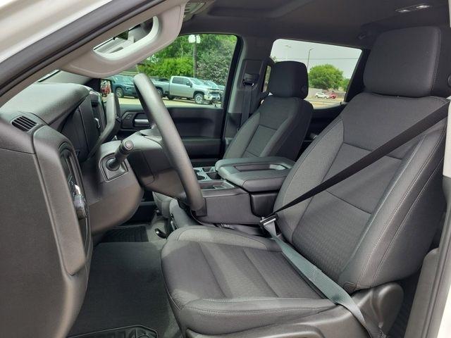 Chevrolet Silverado 1500 Custom Crew Cab 2WD 2024