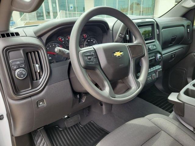 Chevrolet Silverado 1500 Custom Crew Cab 2WD 2024