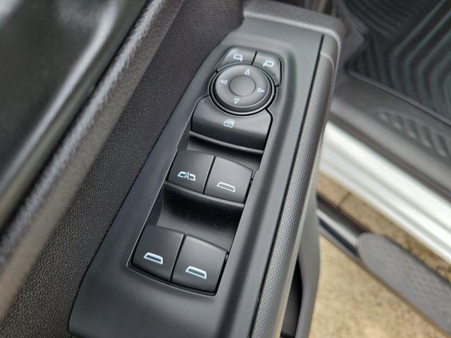Chevrolet Silverado 1500 Custom Crew Cab 2WD 2024