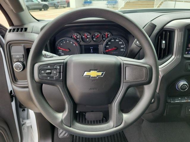 Chevrolet Silverado 1500 Custom Crew Cab 2WD 2024