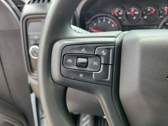 Chevrolet Silverado 1500 Custom Crew Cab 2WD 2024