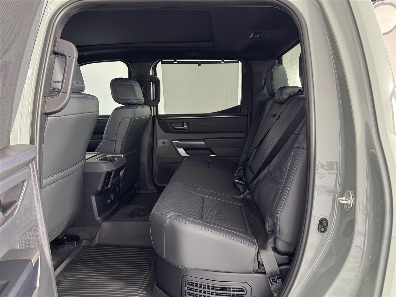 Toyota Tundra Limited CrewMax 4WD Hybrid 2026