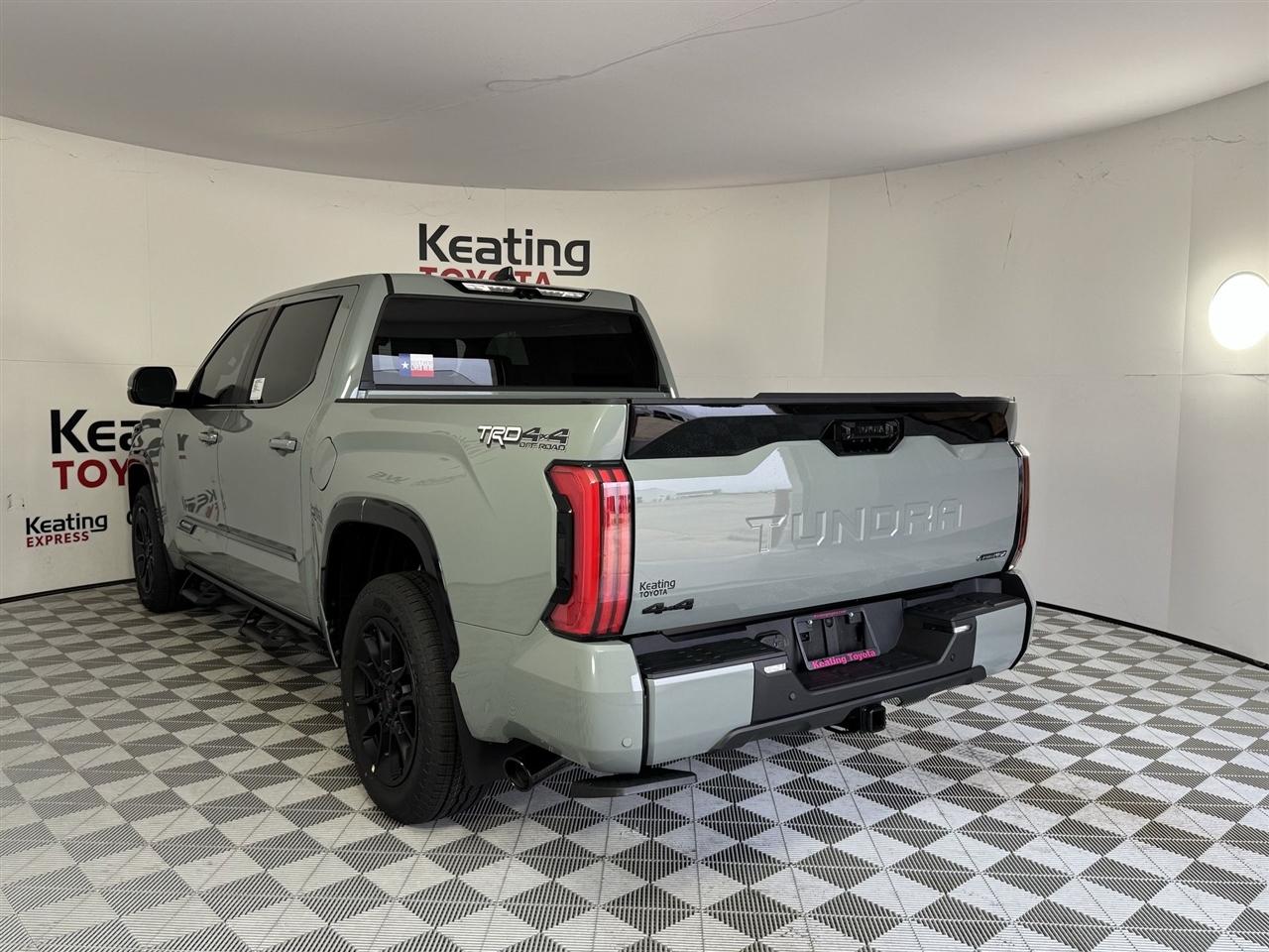 Toyota Tundra Limited CrewMax 4WD Hybrid 2026