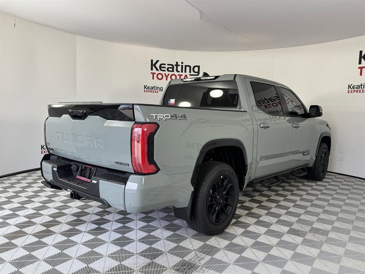Toyota Tundra Limited CrewMax 4WD Hybrid 2026