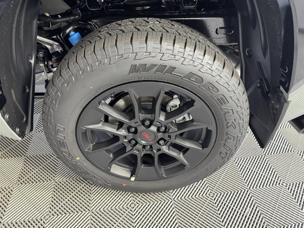 Toyota Tundra Limited CrewMax 4WD Hybrid 2026