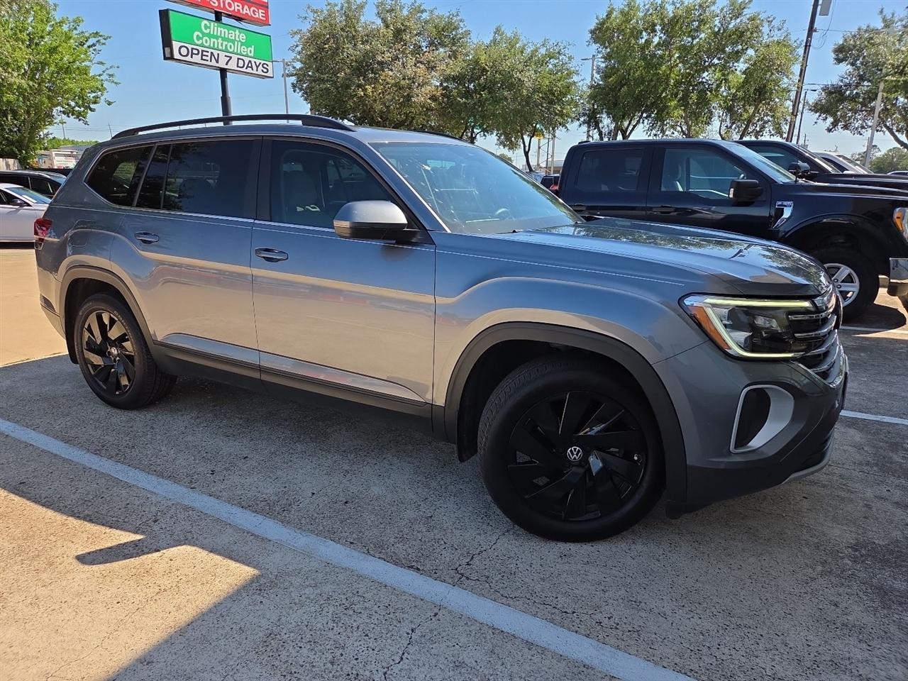 2024 Volkswagen Atlas SE w/Technology