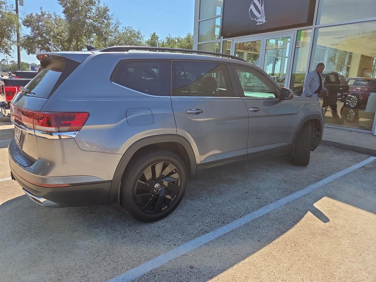 Volkswagen Atlas SE w/Technology 2024