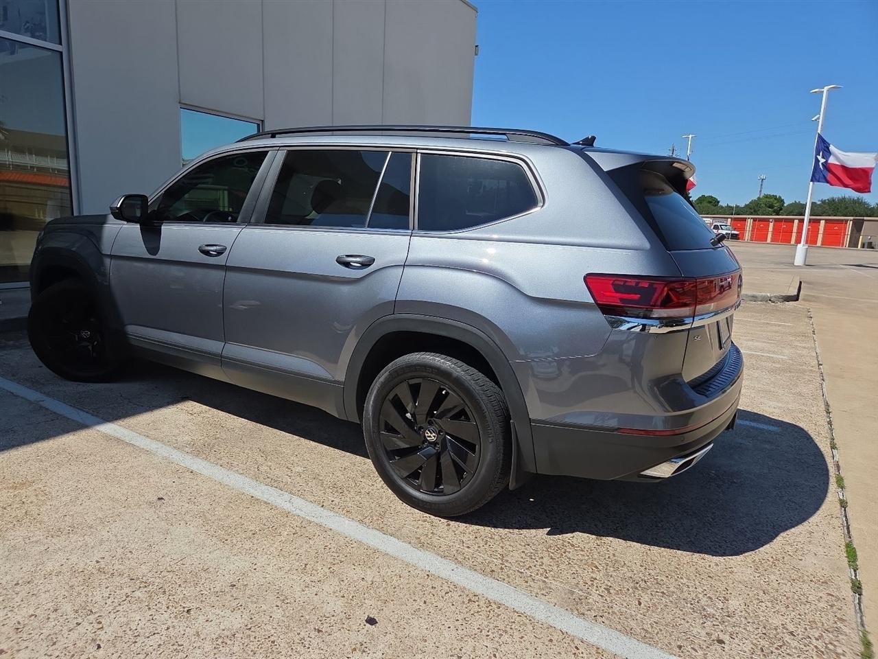 Volkswagen Atlas SE w/Technology 2024