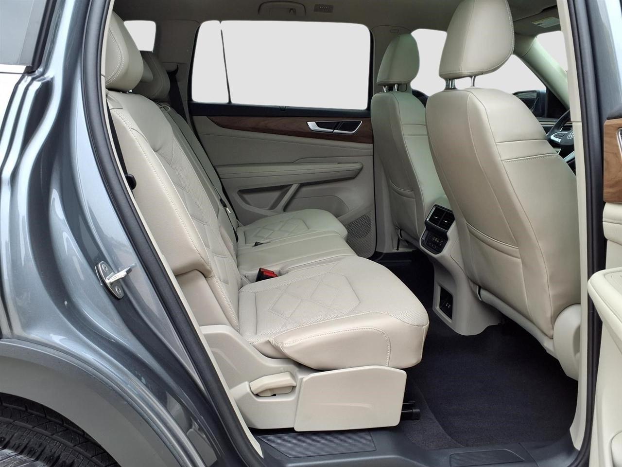 Volkswagen Atlas SE w/Technology 2024