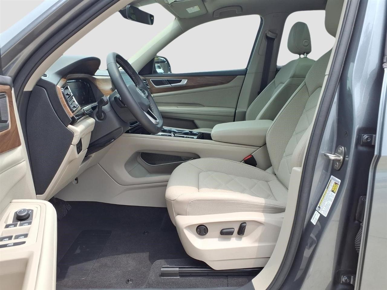 Volkswagen Atlas SE w/Technology 2024