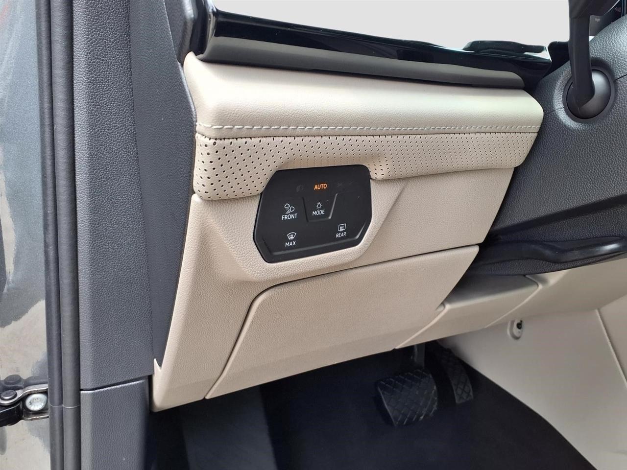 Volkswagen Atlas SE w/Technology 2024