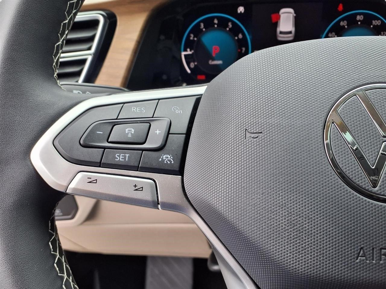 Volkswagen Atlas SE w/Technology 2024