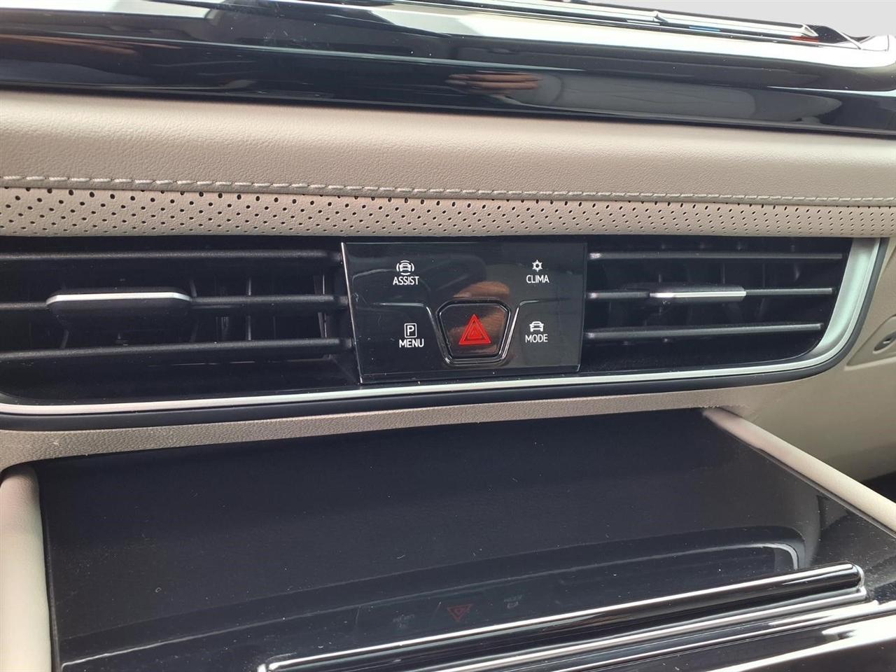 Volkswagen Atlas SE w/Technology 2024