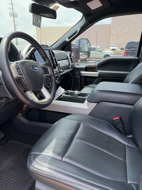 Ford F-250 SD Lariat Crew Cab 4WD 2022