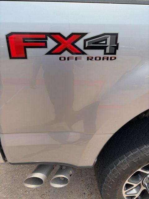 Ford F-250 SD Lariat Crew Cab 4WD 2022