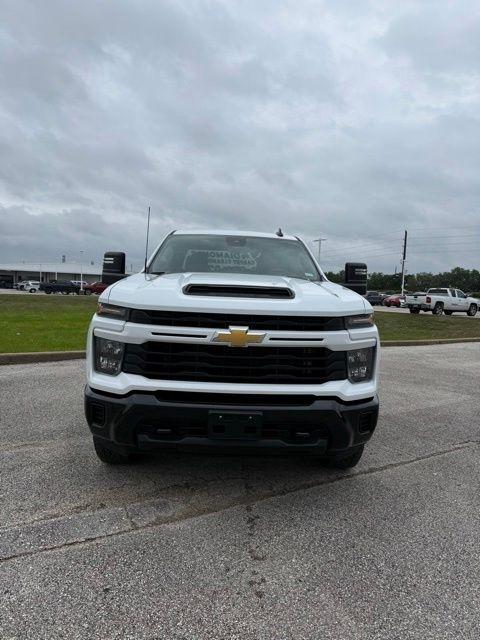 Chevrolet Silverado 2500HD Custom Crew Cab Long Box 4WD 2026