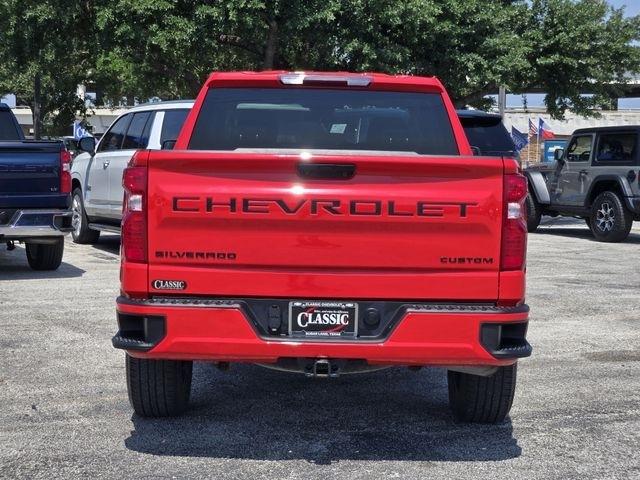 Chevrolet Silverado 1500 Custom Crew Cab 4WD 2024