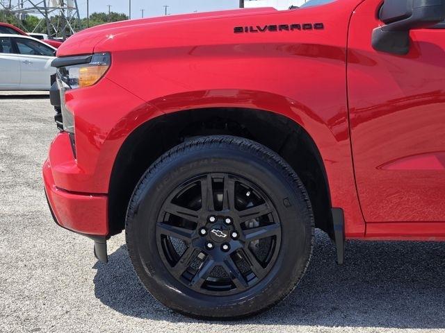 Chevrolet Silverado 1500 Custom Crew Cab 4WD 2024