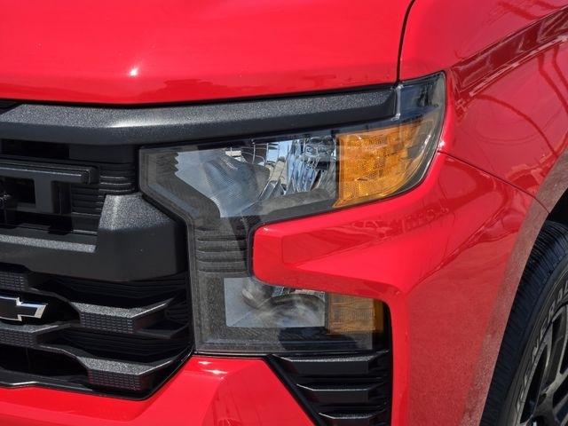 Chevrolet Silverado 1500 Custom Crew Cab 4WD 2024