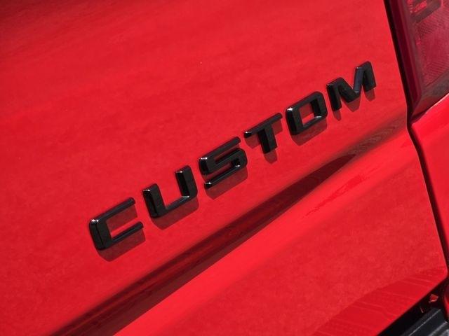 Chevrolet Silverado 1500 Custom Crew Cab 4WD 2024