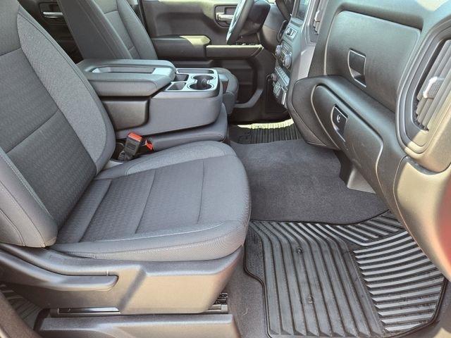 Chevrolet Silverado 1500 Custom Crew Cab 4WD 2024