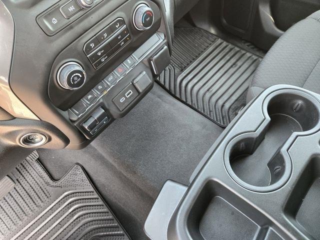 Chevrolet Silverado 1500 Custom Crew Cab 4WD 2024