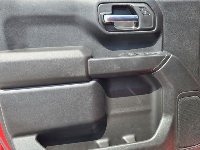 Chevrolet Silverado 1500 Custom Crew Cab 4WD 2024