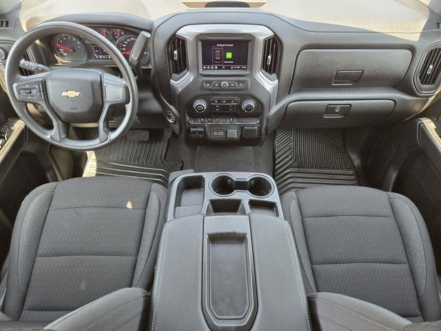 Chevrolet Silverado 1500 Custom Crew Cab 4WD 2024