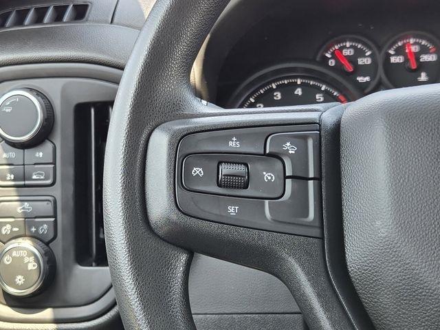 Chevrolet Silverado 1500 Custom Crew Cab 4WD 2024